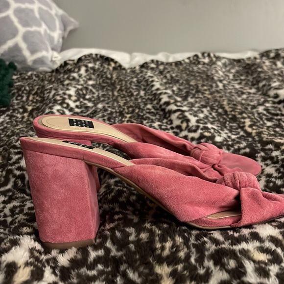 Suede pink, White House Black market heels - Picture 2 of 2